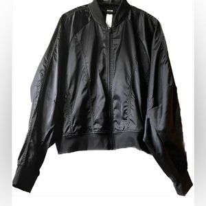 Woman’s Fabletics Windbreaker